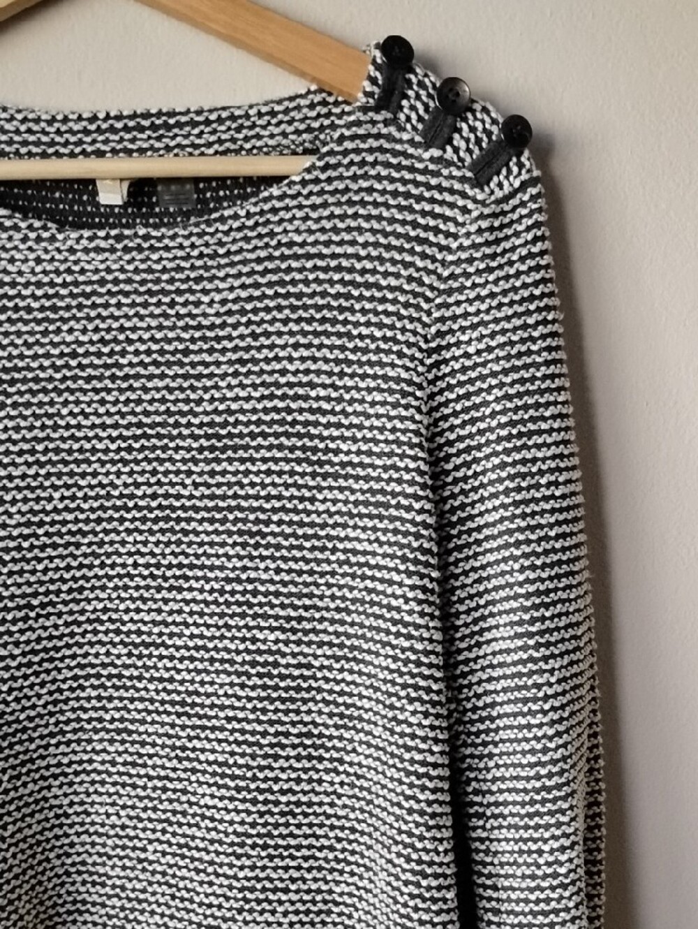 Roxy Size S Black & White Striped Knit Button-Shoulder Sweater - Picture 5 of 16